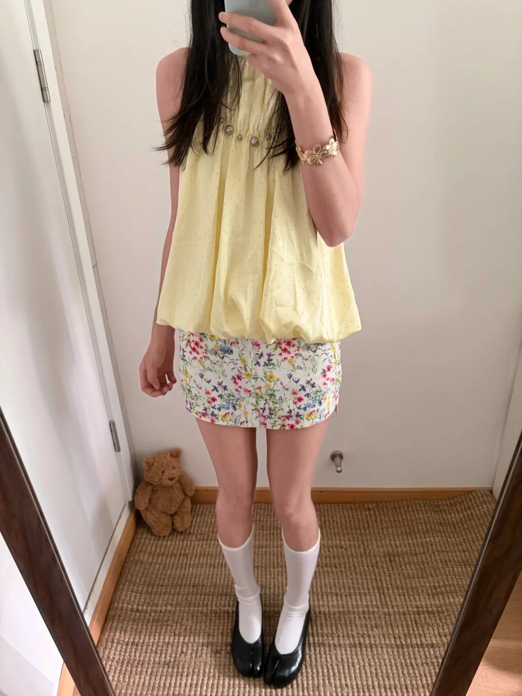 Sleeveless halter bubble top