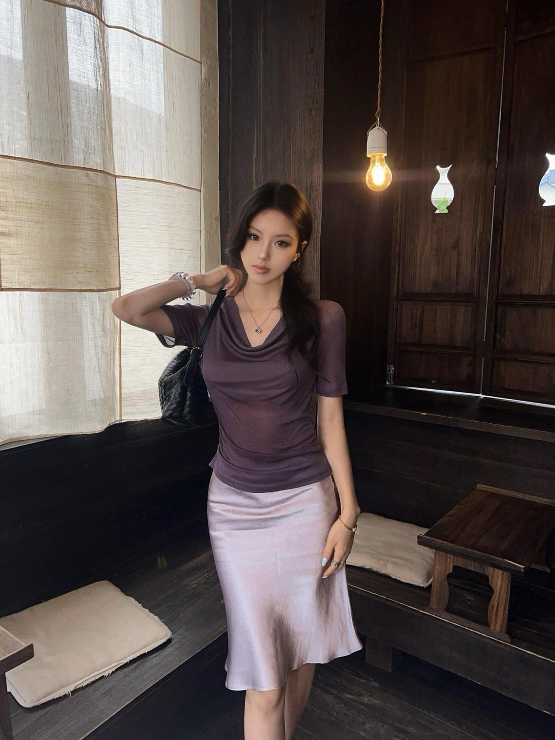 Purple knitted short-sleeve top with high-waist slimming skirt