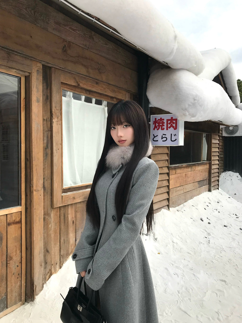 Waist-Defined Wool Coat with Structured Shoulders, Without a Fur Collar Scarf