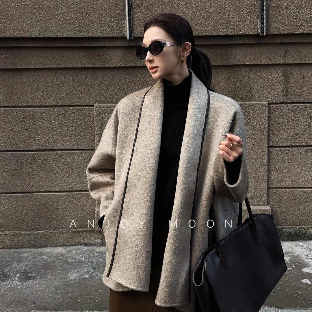 Women's Relaxed-Fit Wool Coat with a Short, Oversized Silhouette