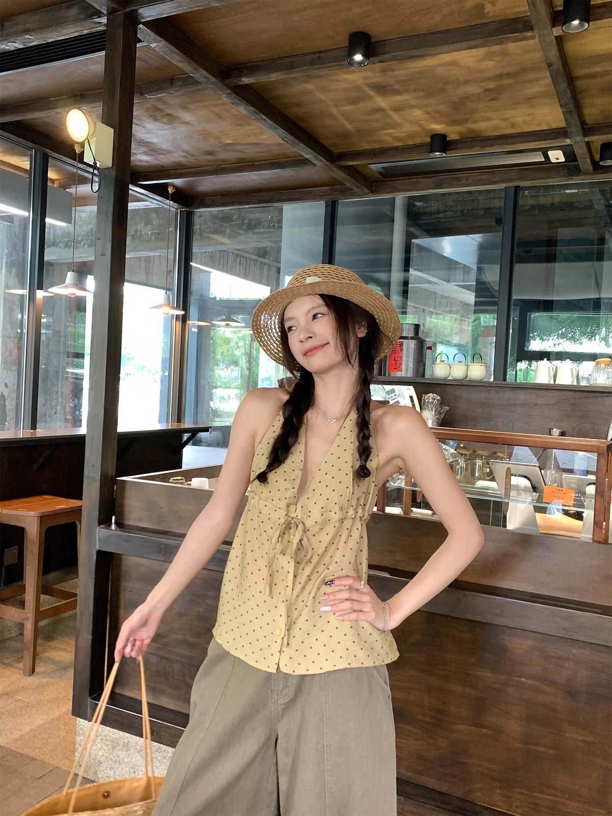 땡땡이 홀터넥 캐미
