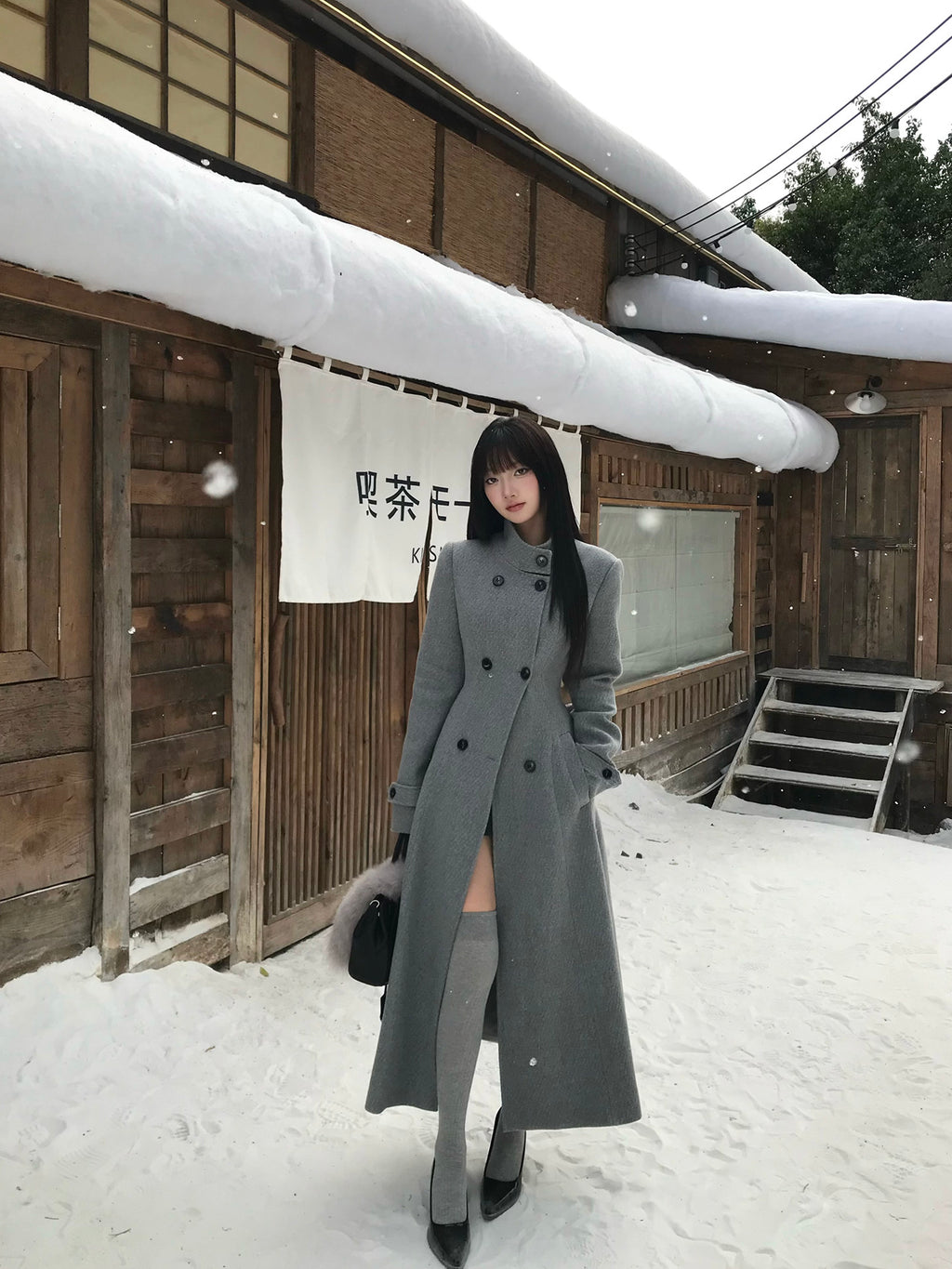 Waist-Defined Wool Coat with Structured Shoulders, Without a Fur Collar Scarf