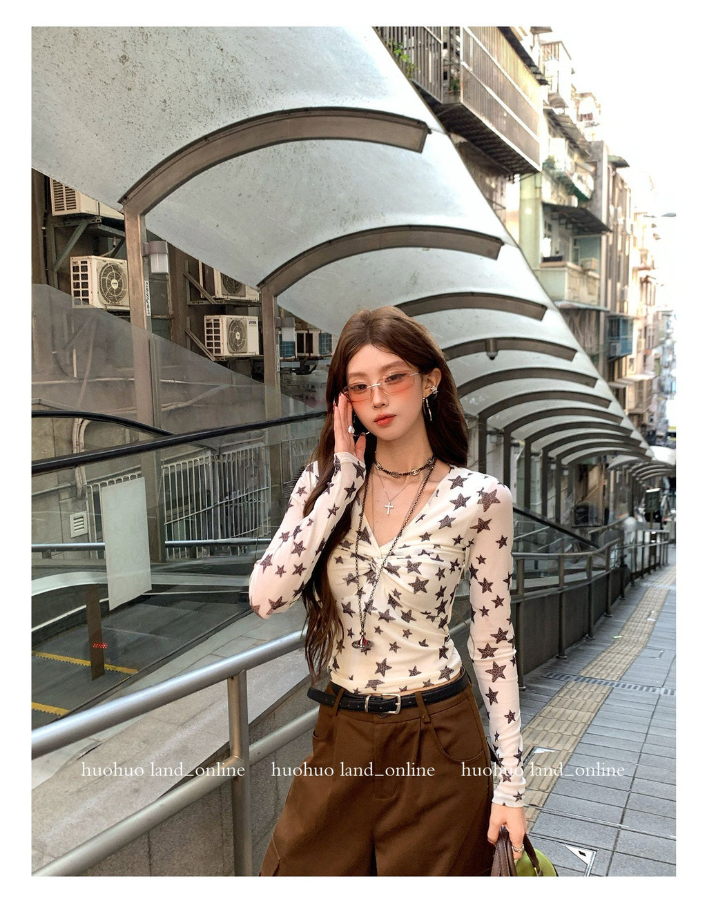 Star Print Twist Slim Fit T-Shirt