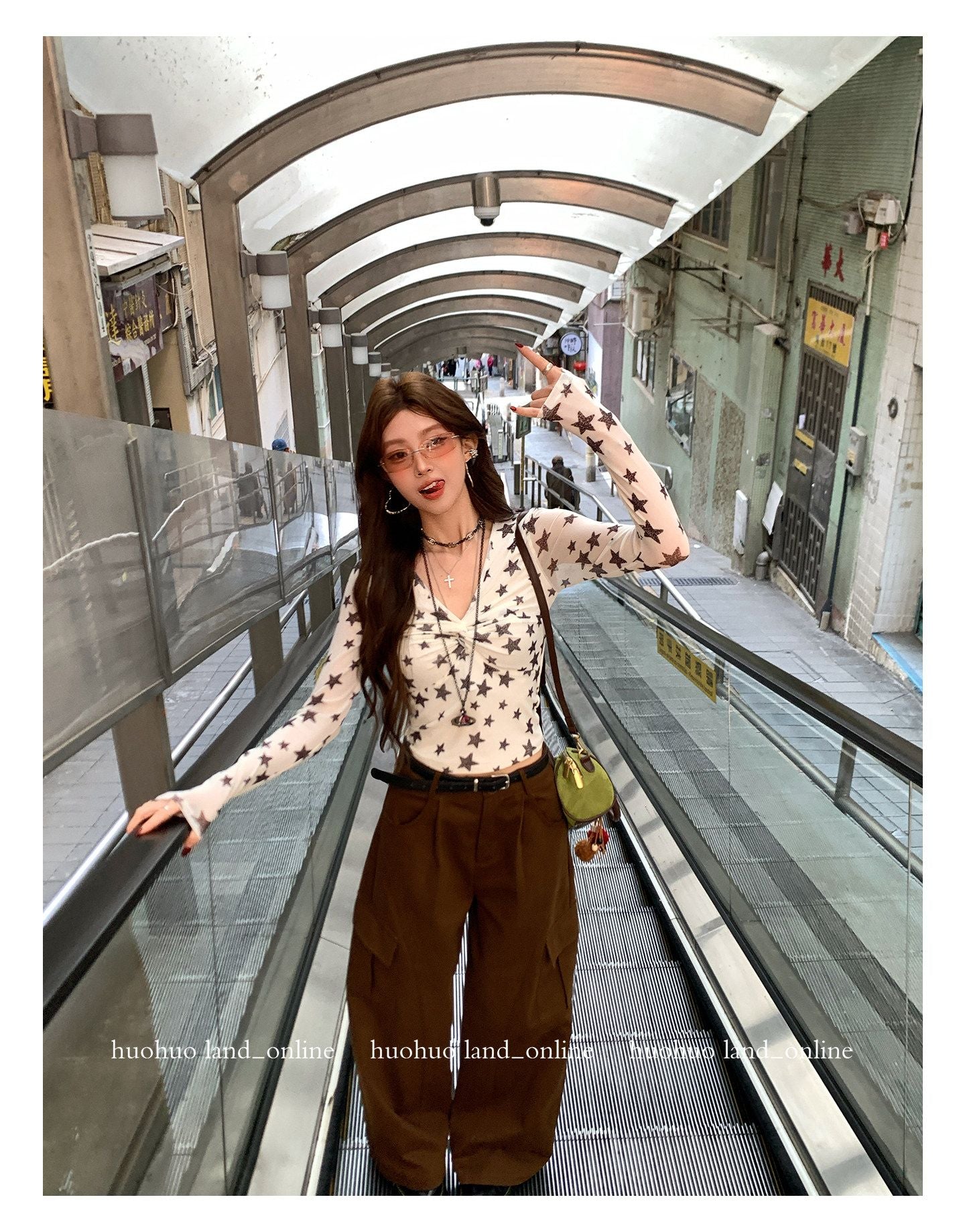 Star Print Twist Slim Fit T-Shirt
