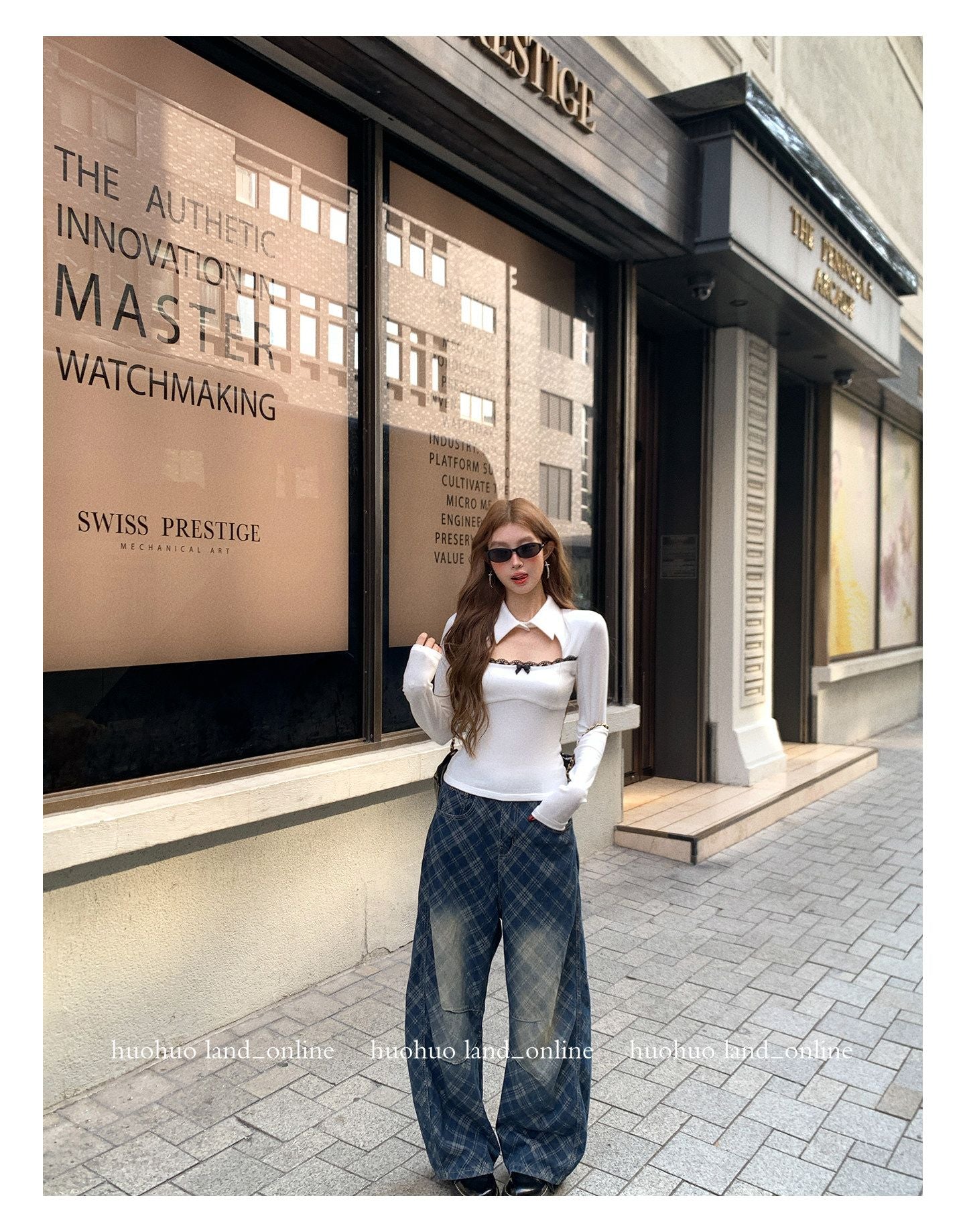 Mid-High Waist Argyle Curved Jeans