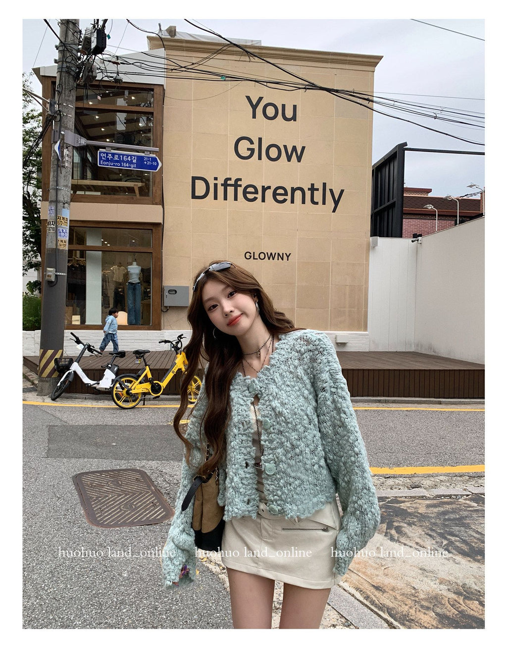 （Pre-sale）Chunky Knit Fuzzy V-Neck Sweater